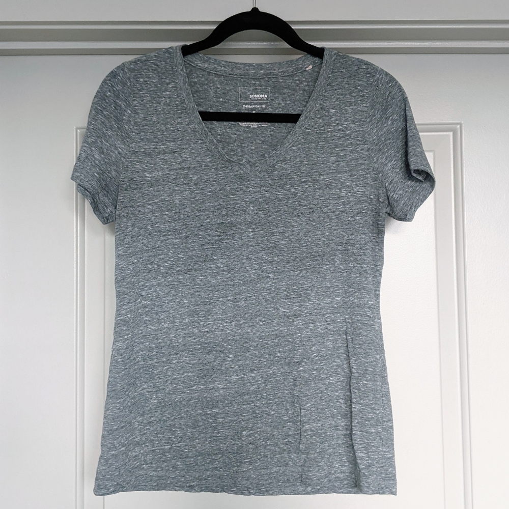 Sonoma gray V-neck t-shirt